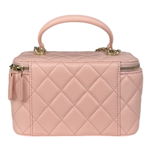 ❌SOLD❌ Chanel Light Pink Top Handle Vanity Bag - Picture 2 of 5